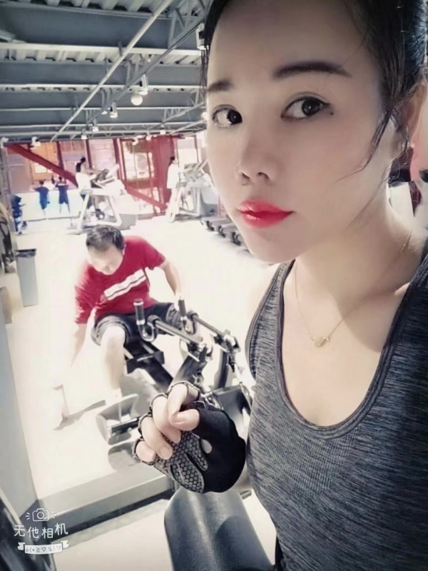 厦门SM广场大胸小姐姐